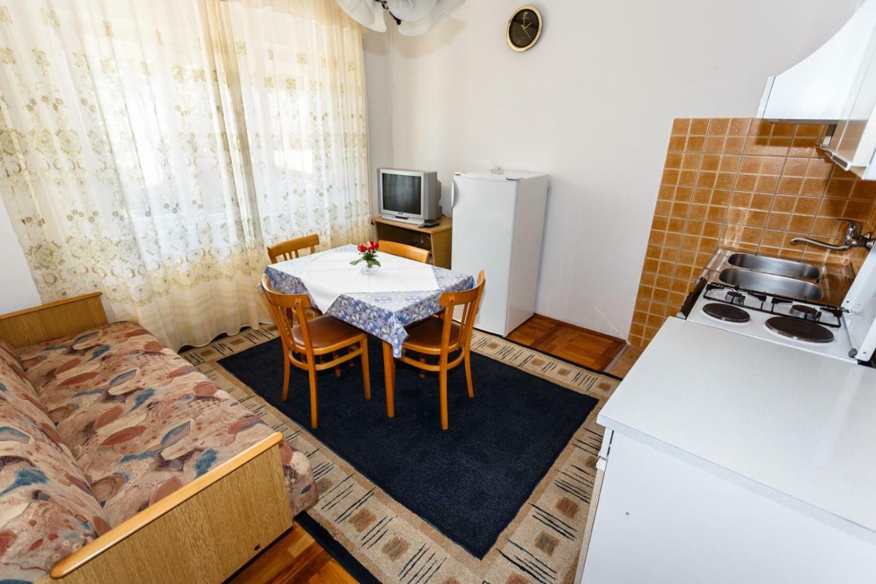 Apartmani Jelica Krk Town Eksteriør billede