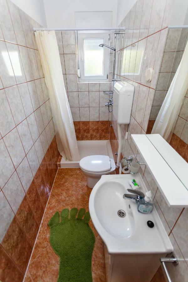 Apartmani Jelica Krk Town Eksteriør billede
