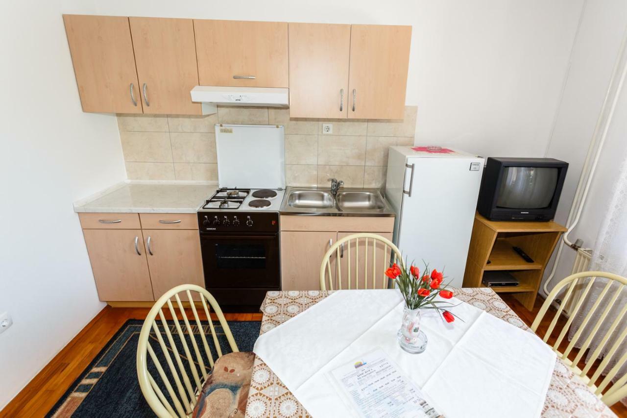 Apartmani Jelica Krk Town Eksteriør billede