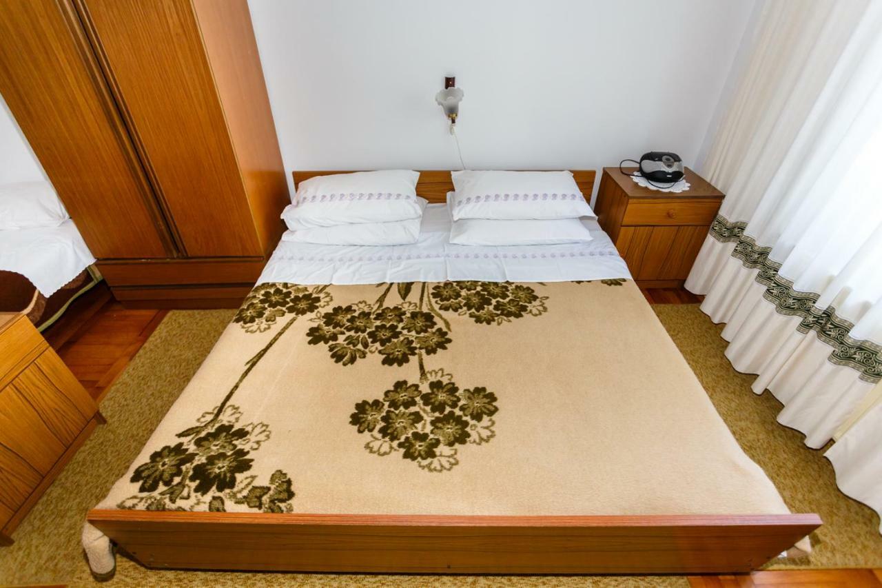 Apartmani Jelica Krk Town Eksteriør billede