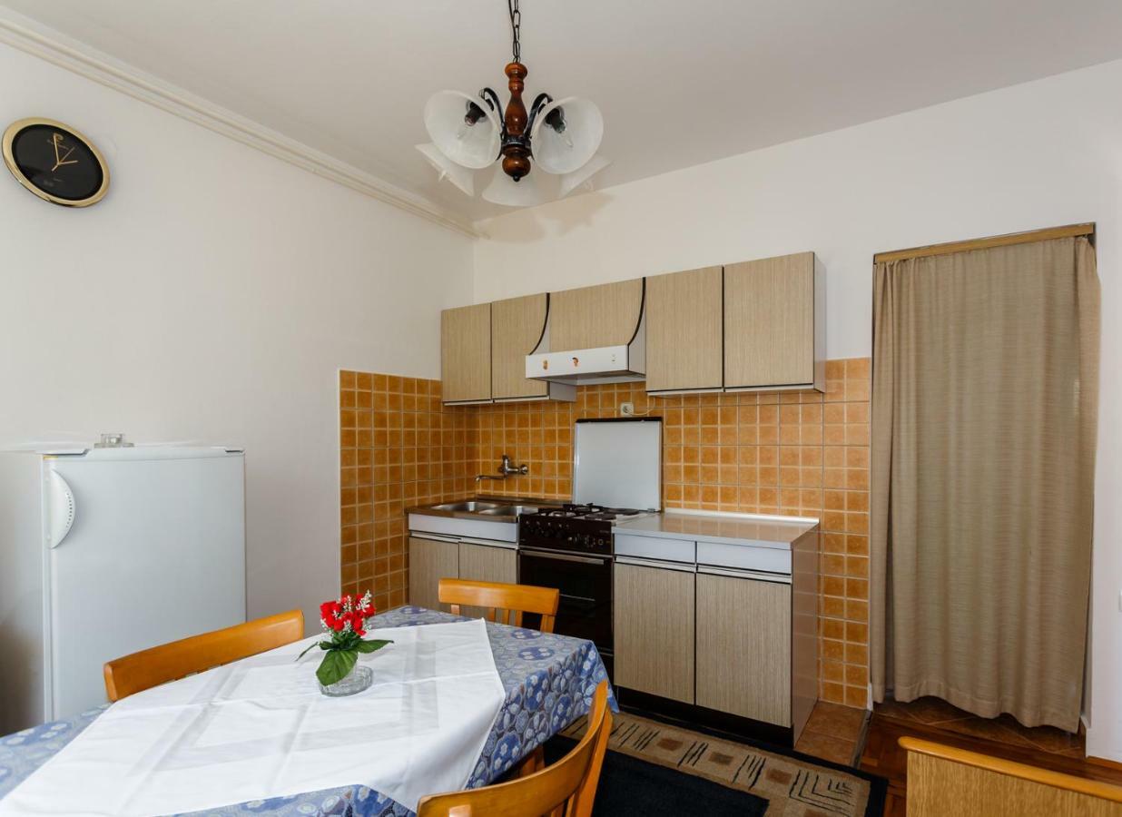 Apartmani Jelica Krk Town Eksteriør billede