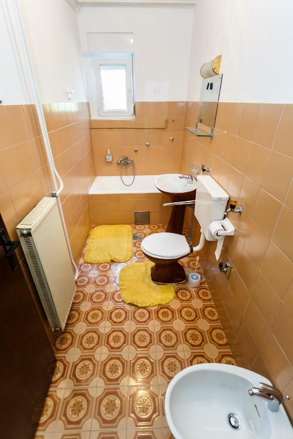 Apartmani Jelica Krk Town Eksteriør billede