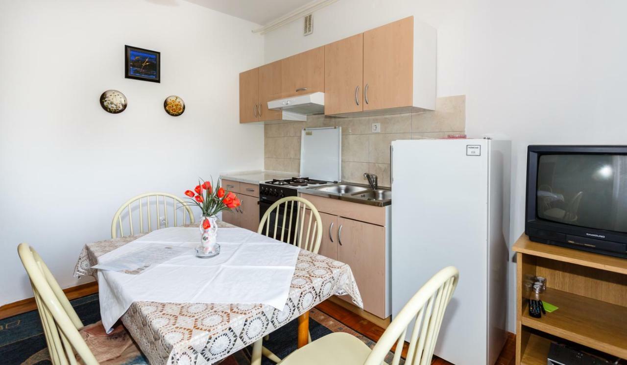 Apartmani Jelica Krk Town Eksteriør billede